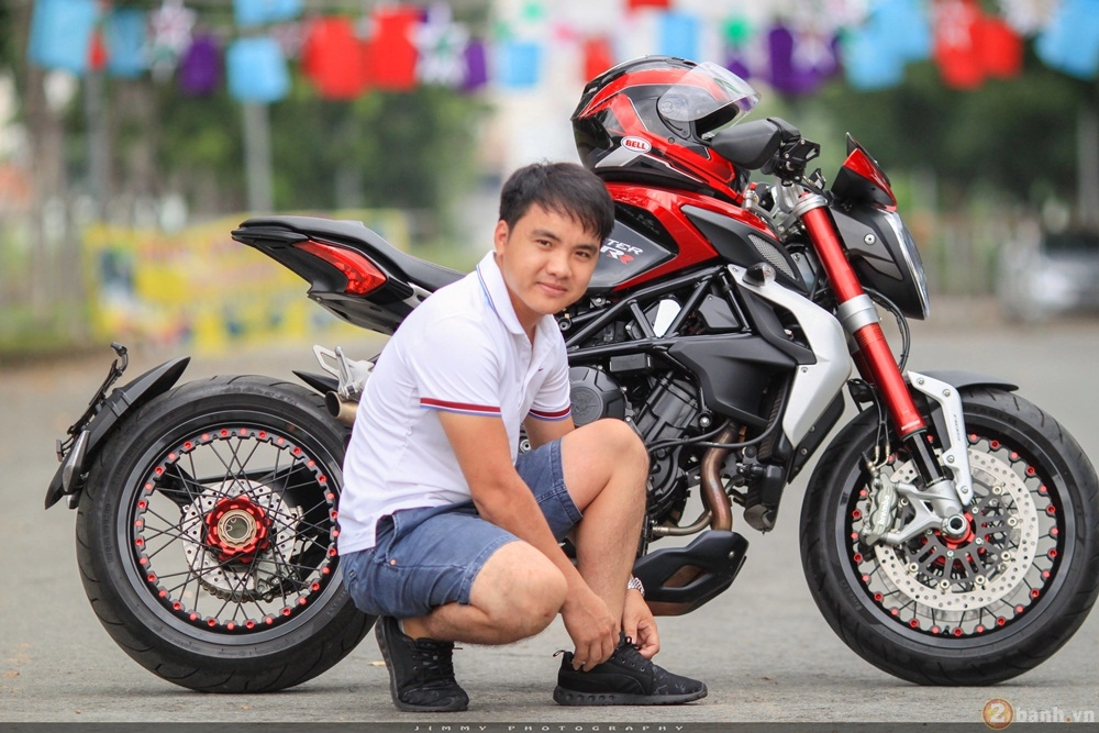 Siêu xe phong cách mv agusta dragster 800 gào thét tại sài gòn