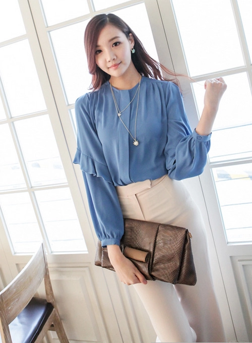 Sơ mi lụa đơn giản mà phong cách