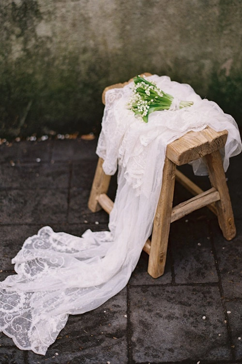Sứ mệnh thiêng liêng của khăn cô dâu