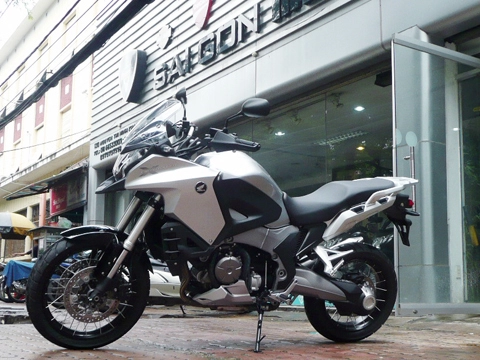  suv hai bánh honda crosstourer 2012 về việt nam 