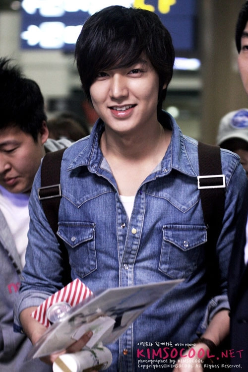 Thời trang kim tan từ phim ảnh ra đời thực