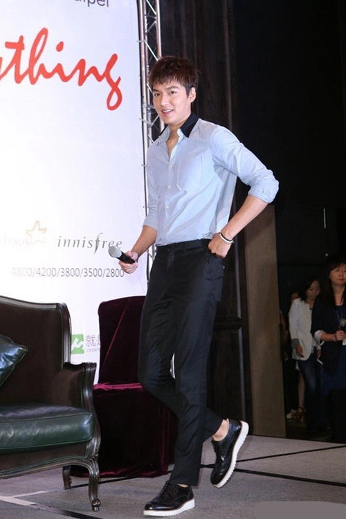Thời trang kim tan từ phim ảnh ra đời thực