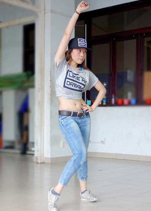 Thổn thức vì eo thon lưng nõn của mỹ tâm