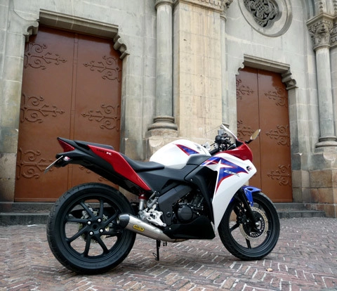  trang điểm honda cbr150r 2011 