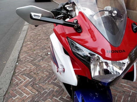  trang điểm honda cbr150r 2011 