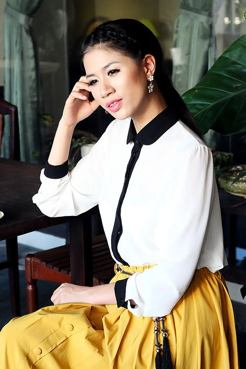 Trang trần ngoan hiền lạ thường
