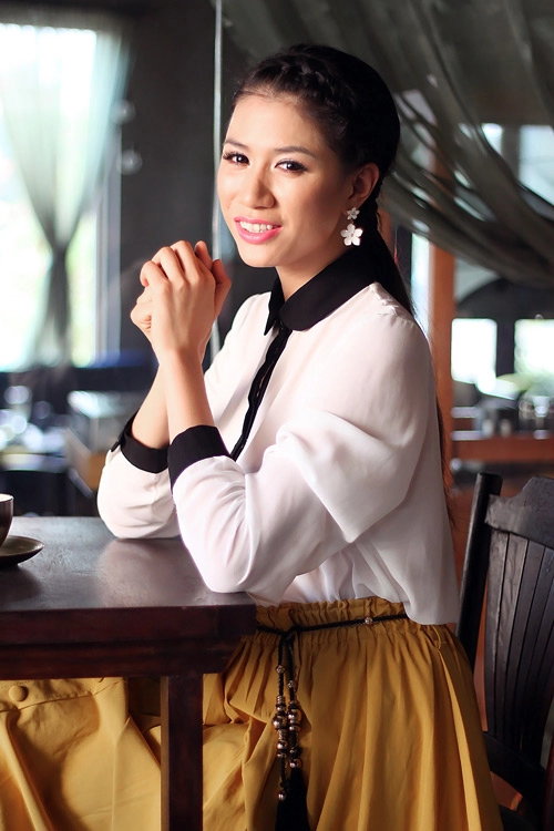 Trang trần ngoan hiền lạ thường