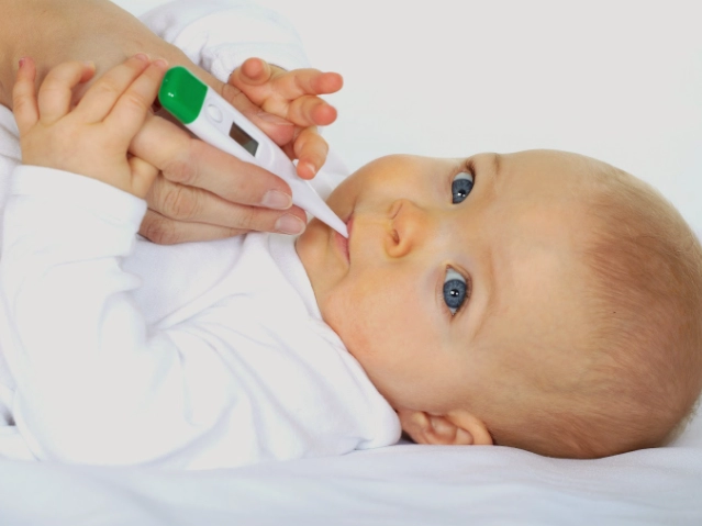 Trẻ sơ sinh bao nhiêu độ là sốt và nhiệt độ bình thường là bao nhiêu