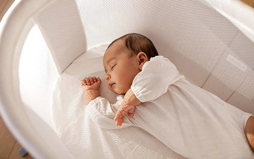 Trẻ sơ sinh ngủ nhiều bú ít có nguy hiểm không