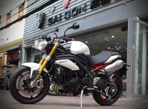  triumph speed triple r 2012 đặt chân đến việt nam 