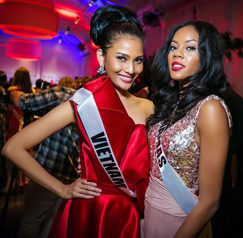 Trương thị may nổi bật tại miss universe