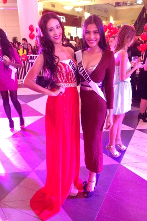Trương thị may nổi bật tại miss universe