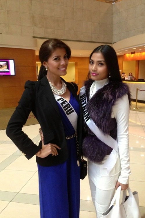 Trương thị may nổi bật tại miss universe