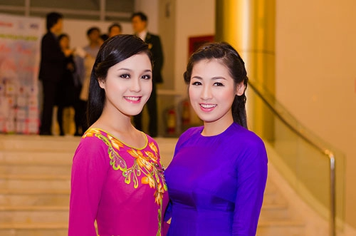 Tú anh hoàng anh thân thiết như chị em