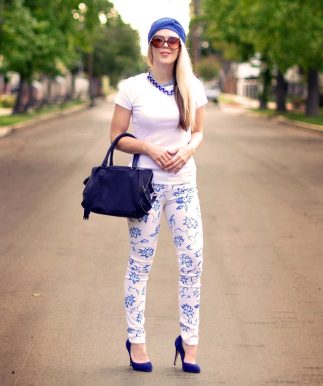 Tự chế quần jeans hoa sành điệu