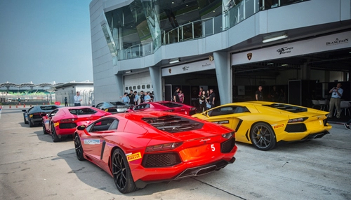  từ siêu xe volga tới lamborghini aventador 