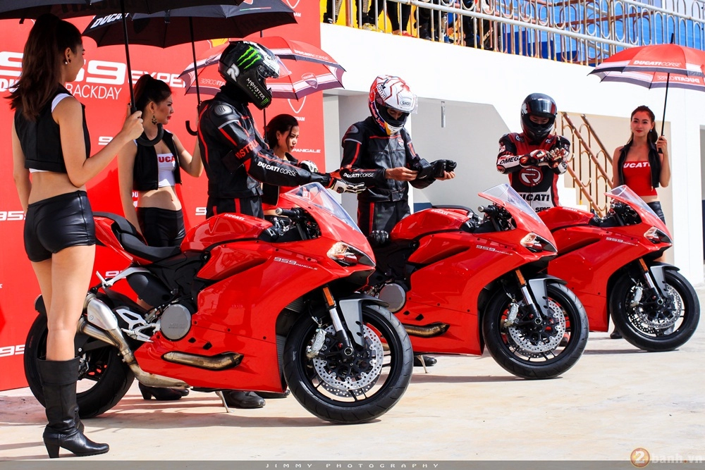 Tuyệt phẩm thương mại ducati 959 panigale gào thét trong ngày hội trackday của ducati việt nam