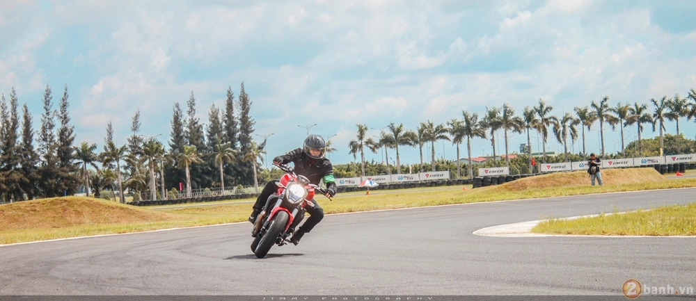 Tuyệt phẩm thương mại ducati 959 panigale gào thét trong ngày hội trackday của ducati việt nam