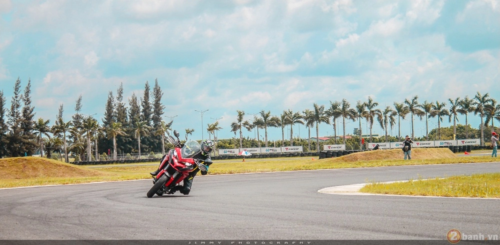 Tuyệt phẩm thương mại ducati 959 panigale gào thét trong ngày hội trackday của ducati việt nam