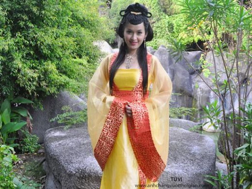 Váy áo phim cổ trang quá khêu gợi