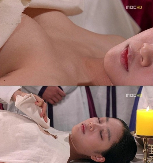 Váy áo phim cổ trang quá khêu gợi