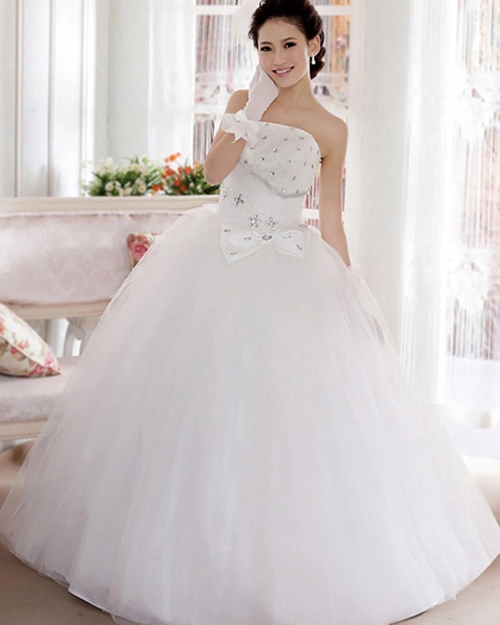 Váy cưới đẹp cho cô dâu ăn cơm trước kẻng