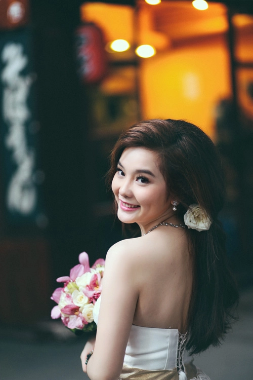 Váy cưới đẹp cho cô dâu nhỏ xinh