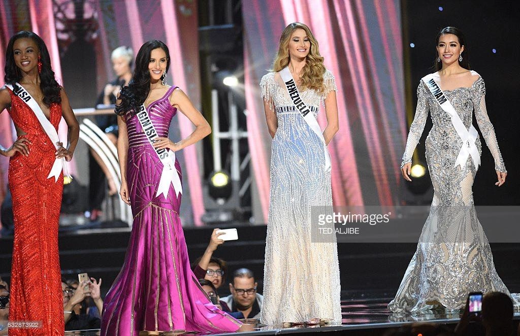 Váy dạ hội đẹp xuất sắc tin vui lại đến với lệ hằng tại miss universe 2016