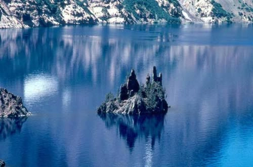 Vẻ đẹp huyền bí của công viên crater lake