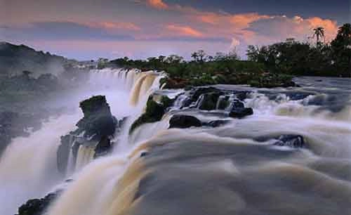 Vẻ đẹp kỳ vĩ của thác nước iguazu