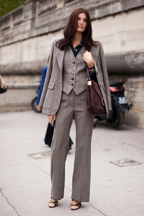 Vest kẻ cho nữ công sở đẹp ngỡ ngàng
