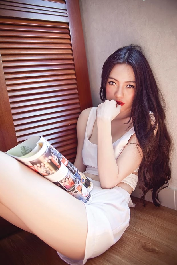 Vũ hoàng điệp bán nude trắng ngần