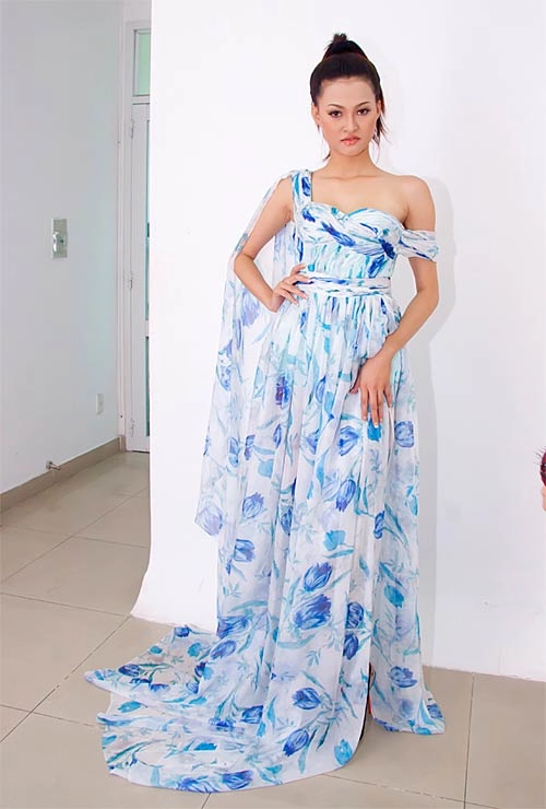 Vũ thu phương thiết kế hay buôn vải