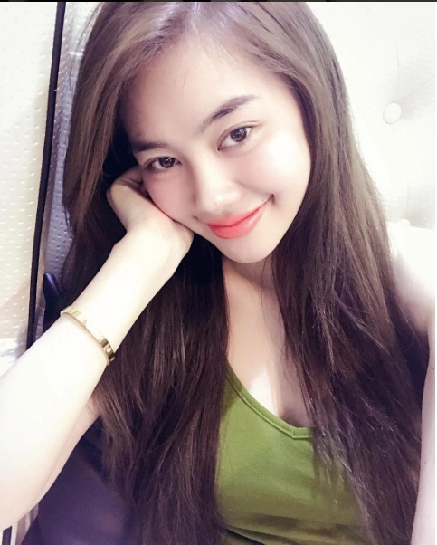 Vừa công khai yêu nhau lâm vinh hải và linh chi đã ngấm ngầm khoe vòng đôi