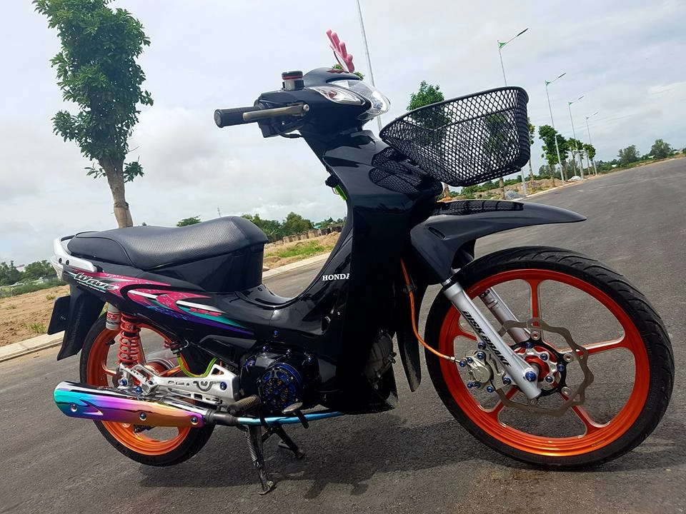 Wave 125 độ dàn chân với những trang sức hơi bị chuẩn