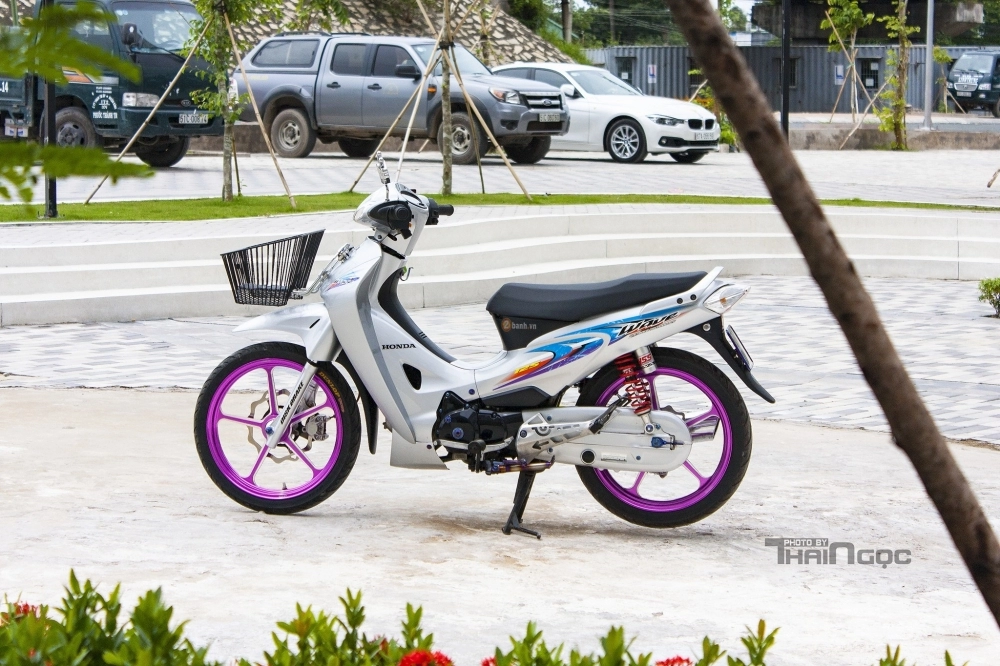 Wave 125 với dàn chân tím mộng mơ đầy cá tính