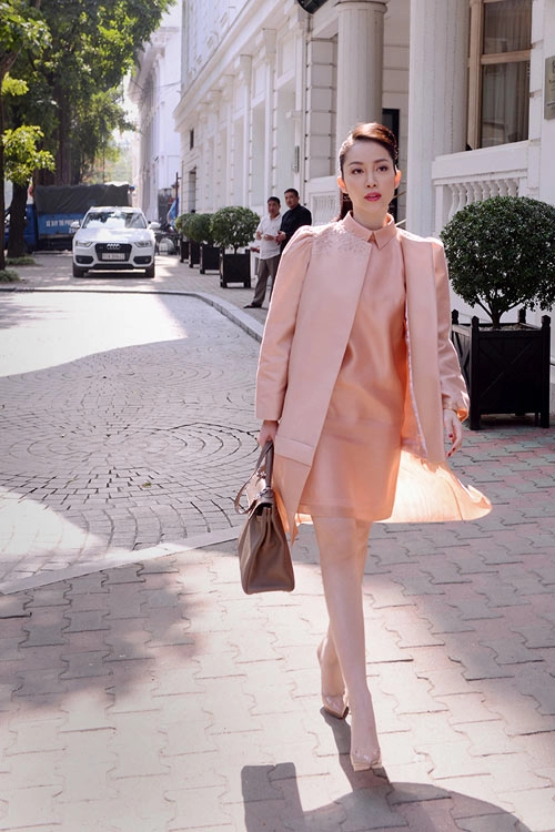 Xuống phố đầu đông sang chảnh như linh nga
