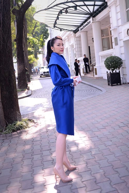 Xuống phố đầu đông sang chảnh như linh nga