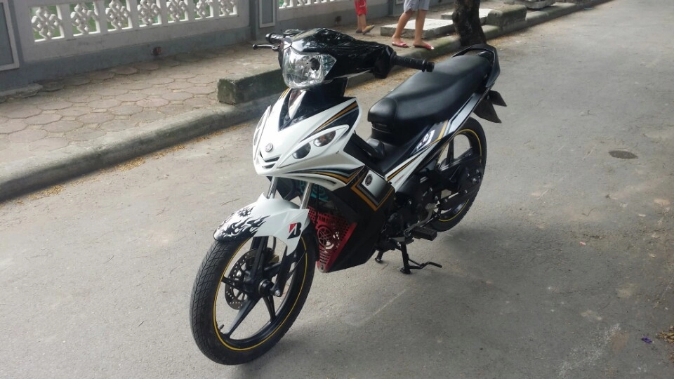 Yamaha exciter 135cc màu trắng đen 2011 biển 30z7-3482