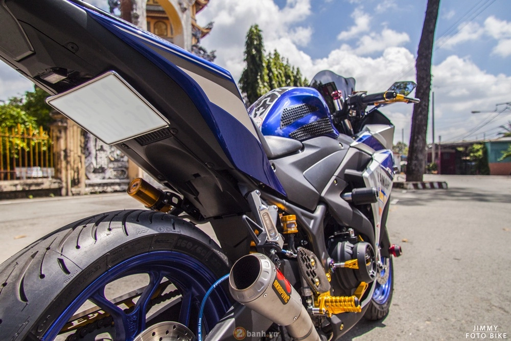 Yamaha r3 mạnh mẽ và nổi bật của biker bình dương