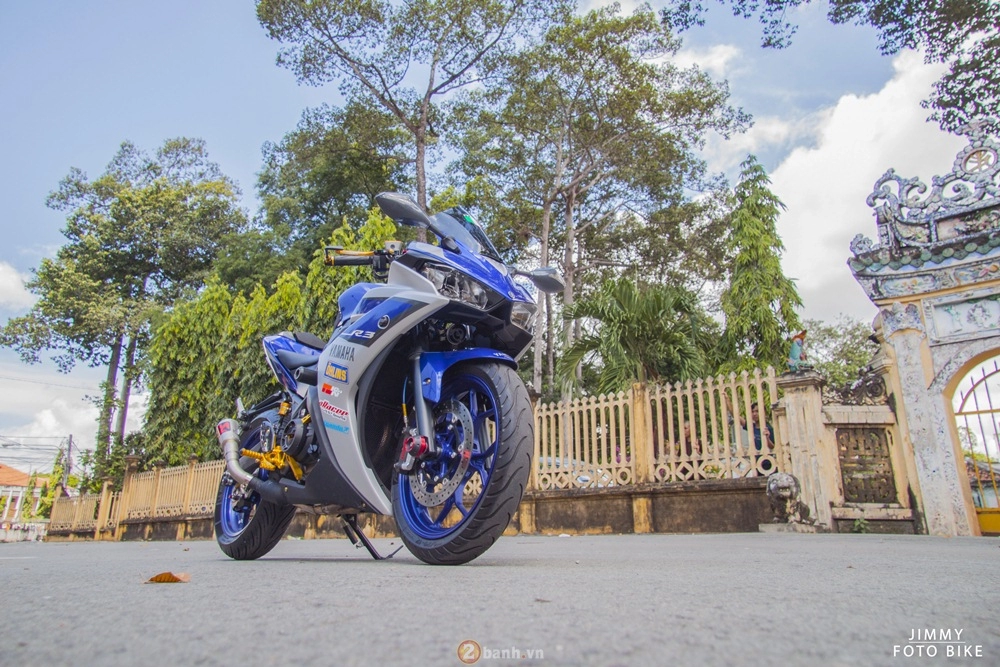 Yamaha r3 mạnh mẽ và nổi bật của biker bình dương