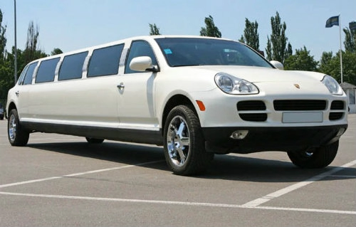 10 xe limousine độc đáo nhất trên thế giới