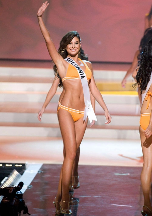 15 hoa hậu biểu diễn bikini quyến rũ nhất thế kỷ 21