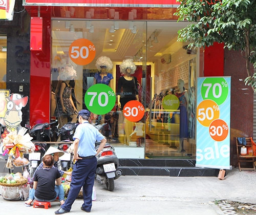 2013 thời trang việt được mùa giảm giá