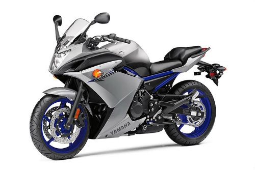 2017 yamaha fz6r gầm ghè với honda cbr650f