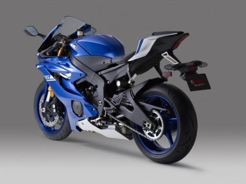 2017 yamaha yzf-r6 đột phá hay bình cũ rượu mới