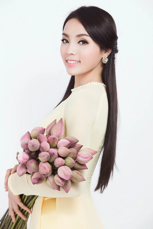Ảnh đẹp mới nhất của tân hoa hậu việt nam 18 tuổi