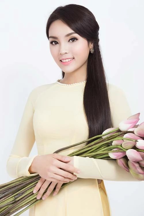 Ảnh đẹp mới nhất của tân hoa hậu việt nam 18 tuổi
