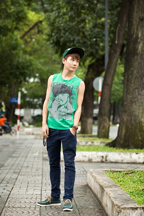 Áo ba lỗ trẻ trung xuống phố