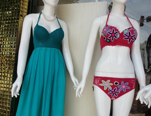 Áo bơi sợi móc siêu sexy lên ngôi